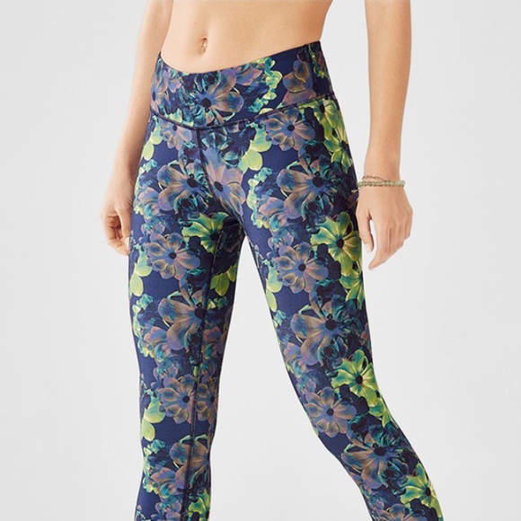 Fabletics Pants - Fabletics Define PowerHold® Mid-Rise Capri Workout Pants Size L EUC